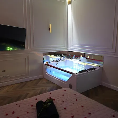 Glamour Jacuzzi